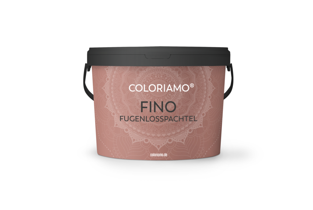 Ein Eimer Coloriamo Fino Fugenlosspachtel zeigt ein elegantes Design für kreative Wandgestaltung im Wohnzimmer.