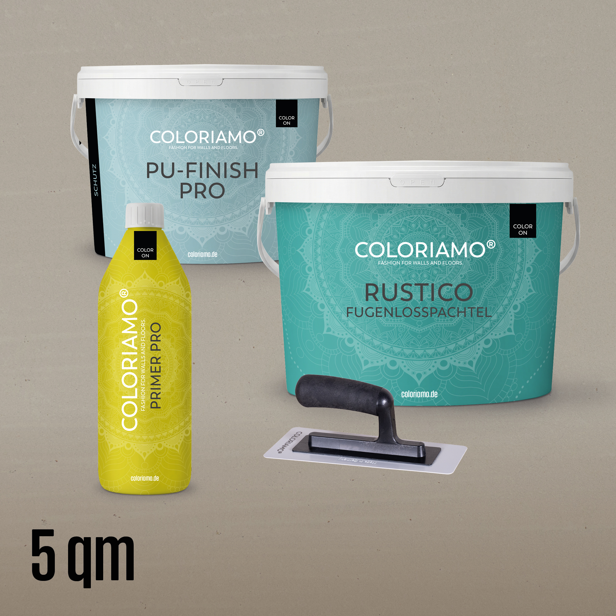 Komplett-Set Rustico Fugenlosspachtel für 5 m²: Primer Pro, Rustico Fugenlosspachtel, PU-Finish Pro und KS-Spachtelkelle, Farbton nach Wahl – zwei Lagen auf Korn gespachtelt, mit PU Finish versiegelt